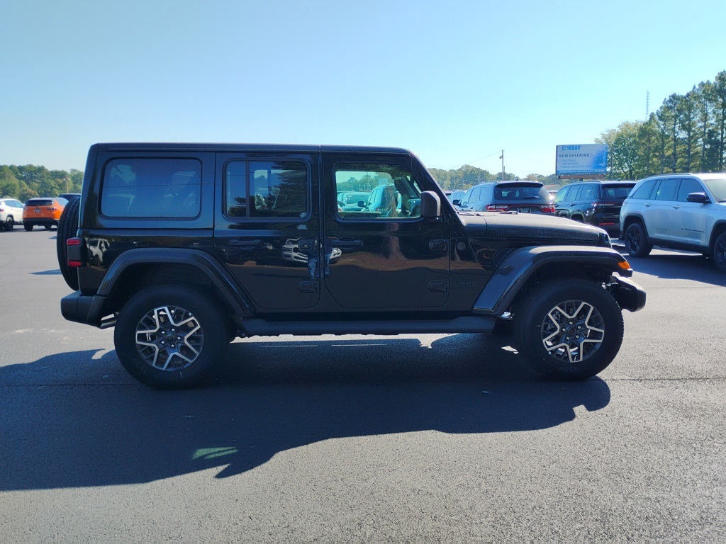 2025 Jeep Wrangler Sahara photo 3