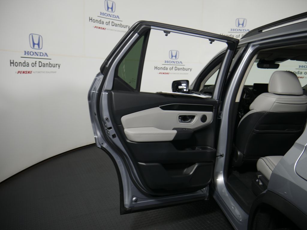 2025 Honda Pilot Elite photo 11