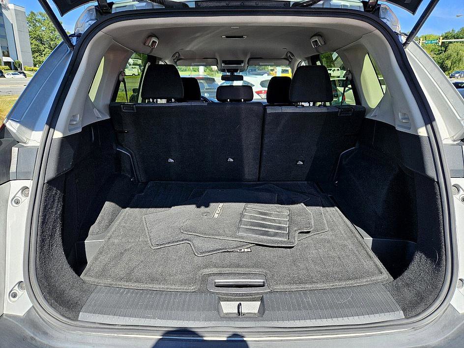 2023 Nissan Rogue SV photo 11