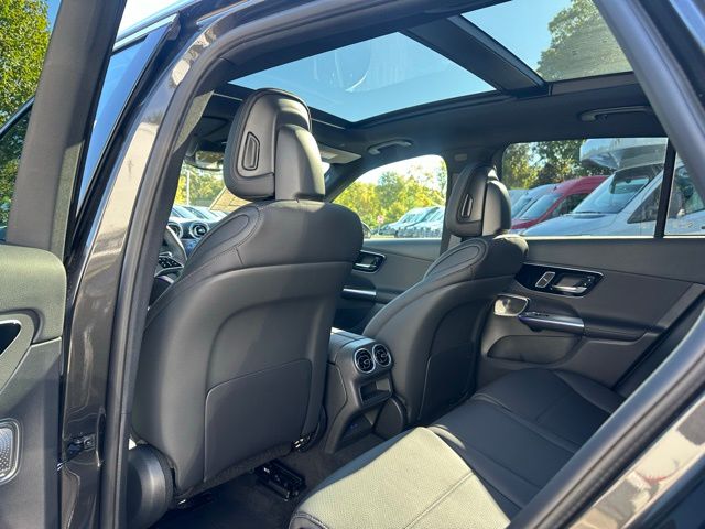 2026 Mercedes Benz GLC 300 4MATIC photo 16