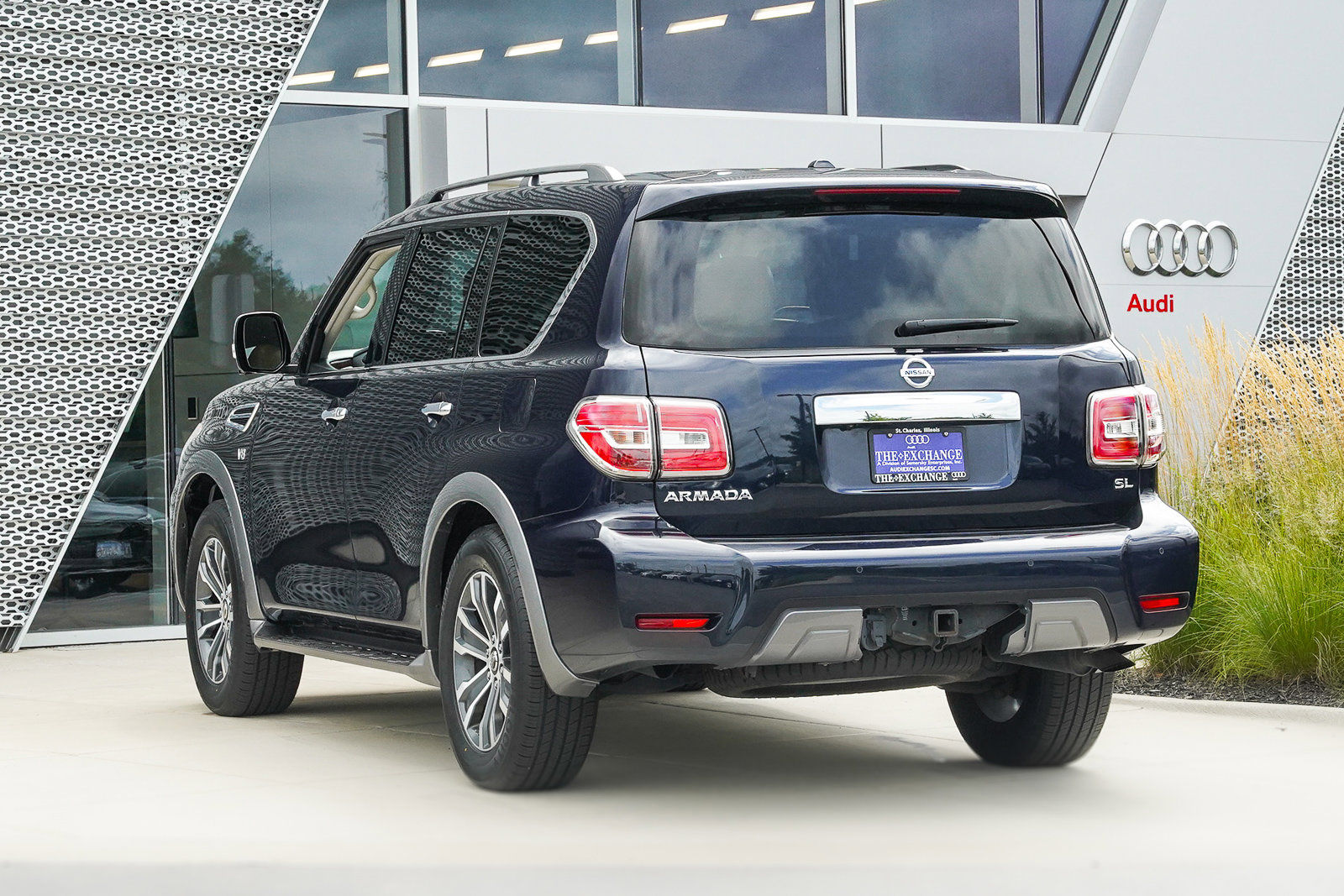 2019 Nissan Armada SL photo 3
