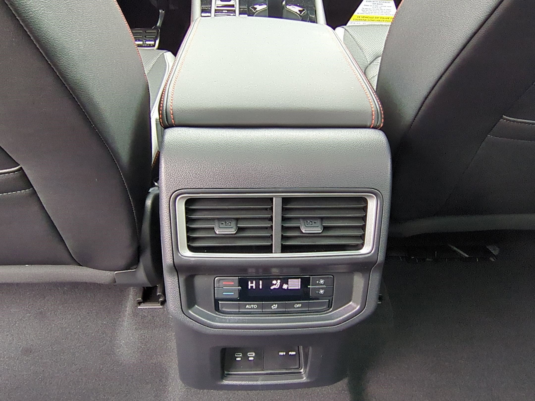 2025 Volkswagen Atlas Peak Edition SE photo 13