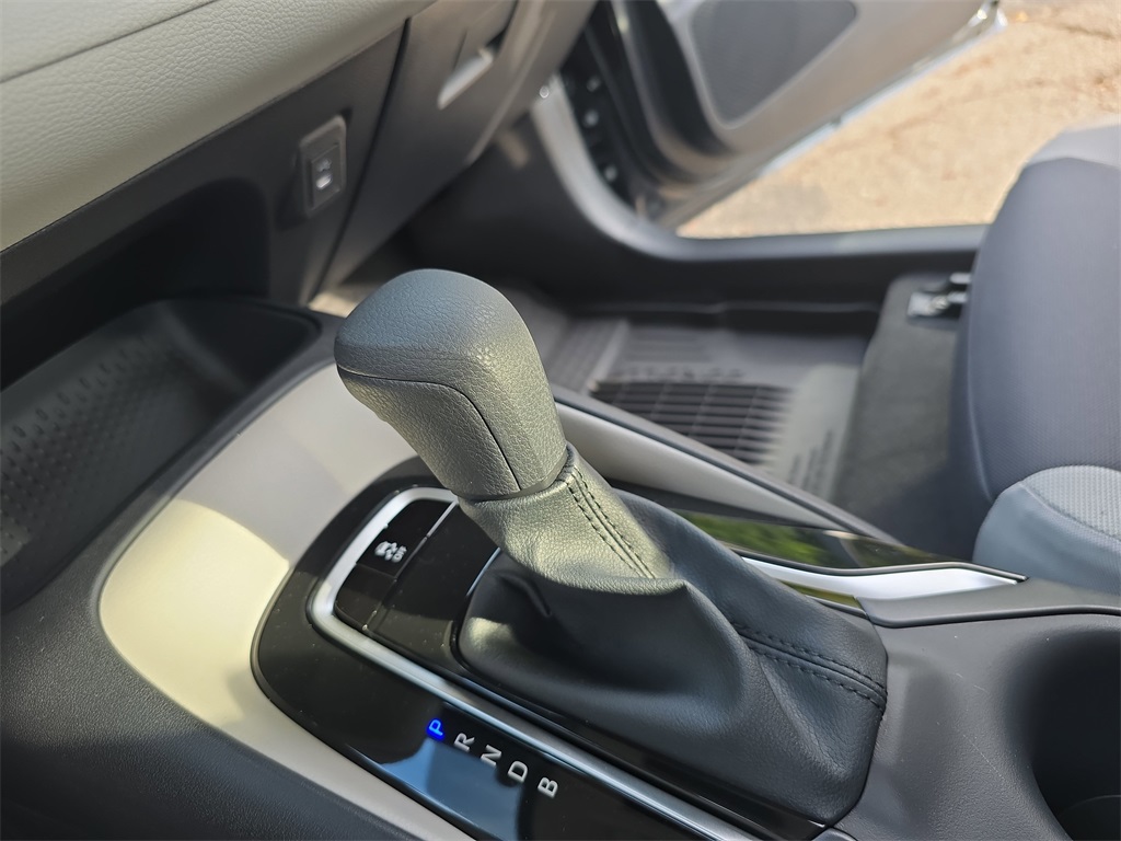 2025 Toyota Corolla LE photo 22