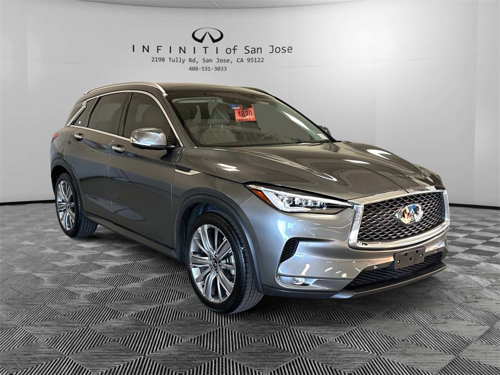 Used 2022 Gray INFINITI Sensory image 3
