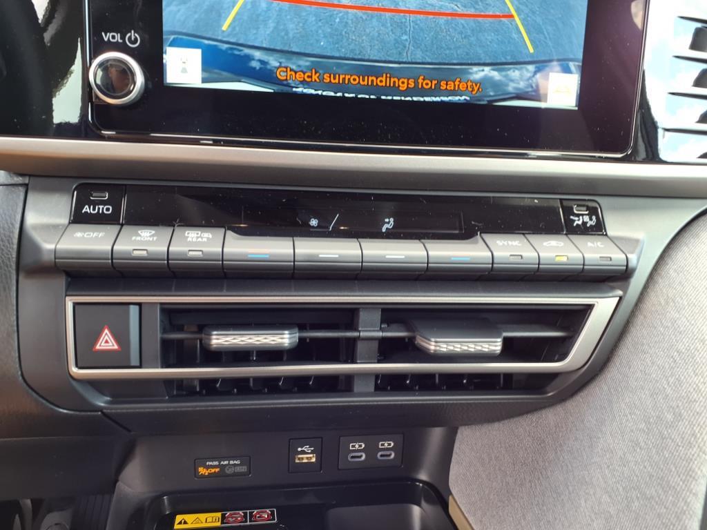2025 Toyota Camry LE photo 17