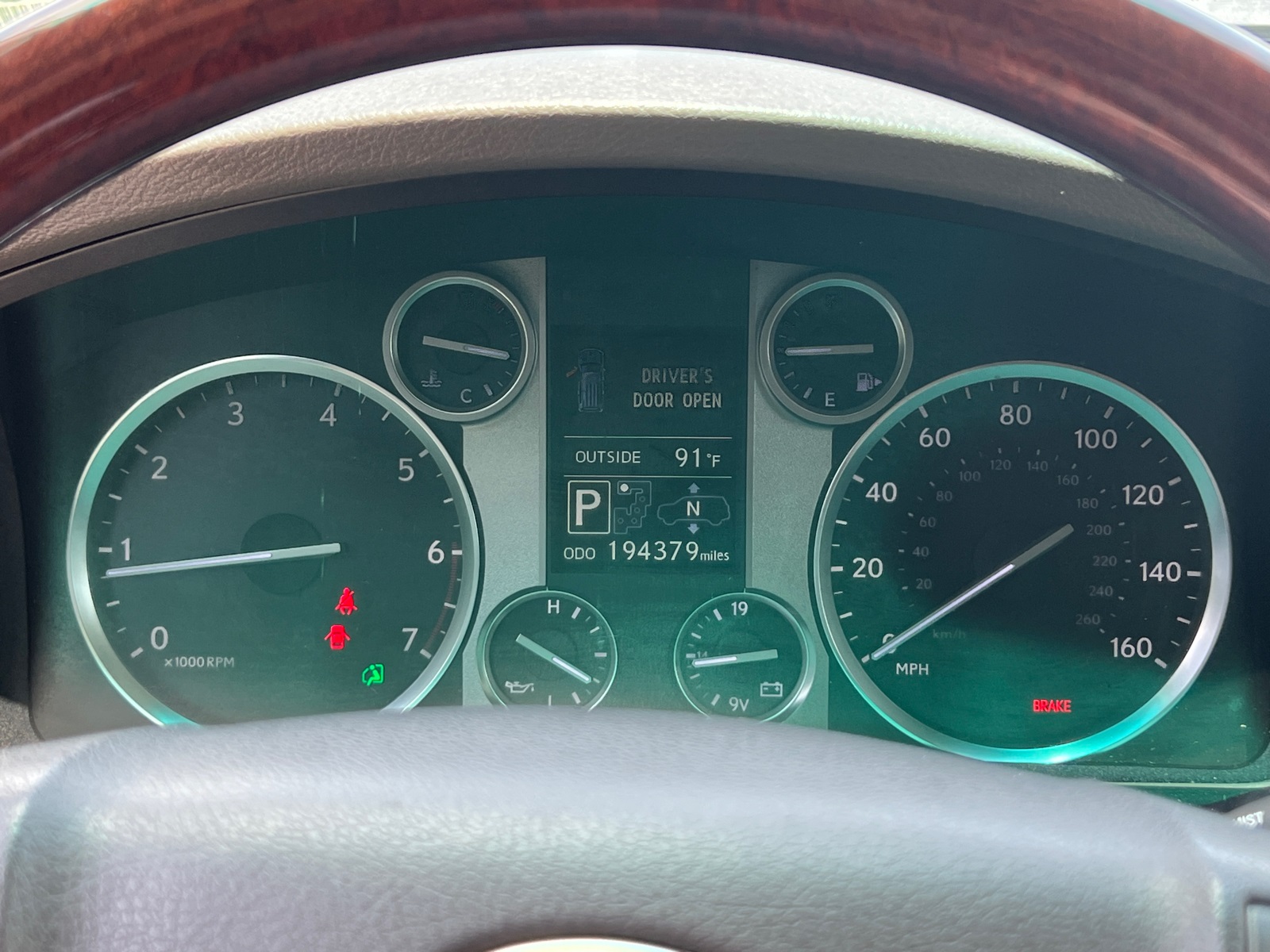 2014 Lexus LX 570 photo 28