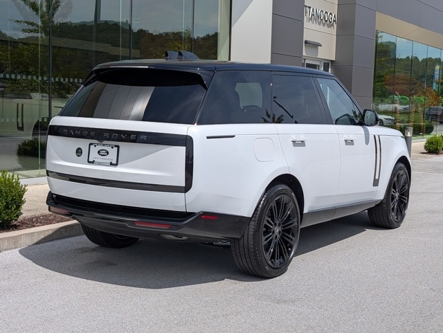 2025 Land Rover Range Rover SE photo 7