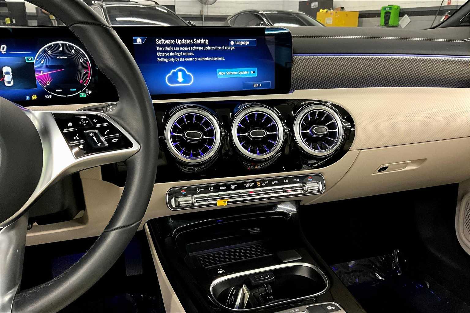 2025 Mercedes Benz CLA 250 photo 5