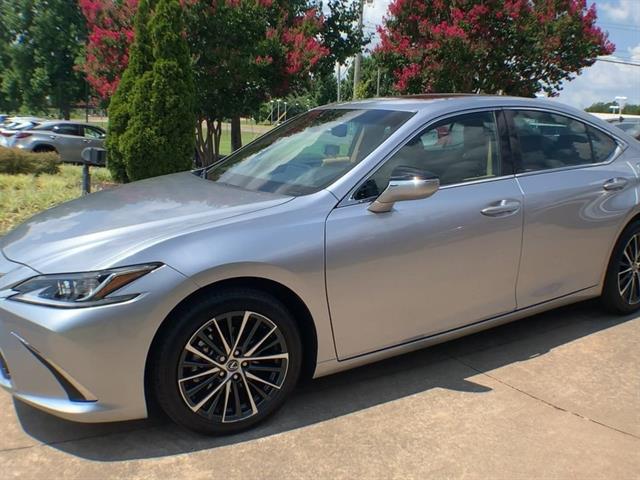 2025 Lexus ES 350 photo 4