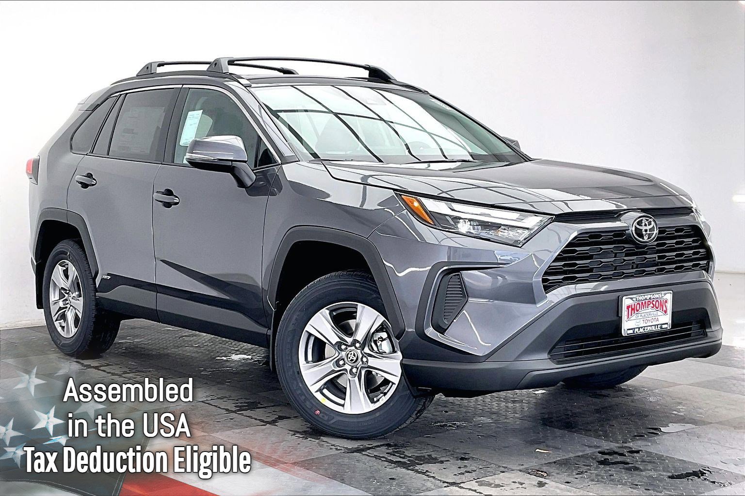 2025 Toyota RAV4 XLE's photo