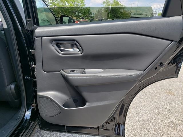2025 Nissan Rogue SV photo 16