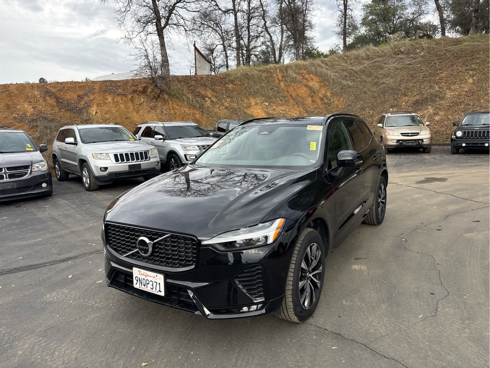 2025 Volvo XC60 Plus's photo