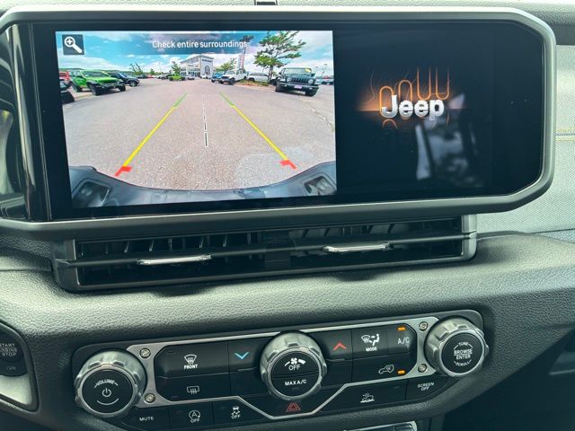 2025 Jeep Gladiator Sport photo 28