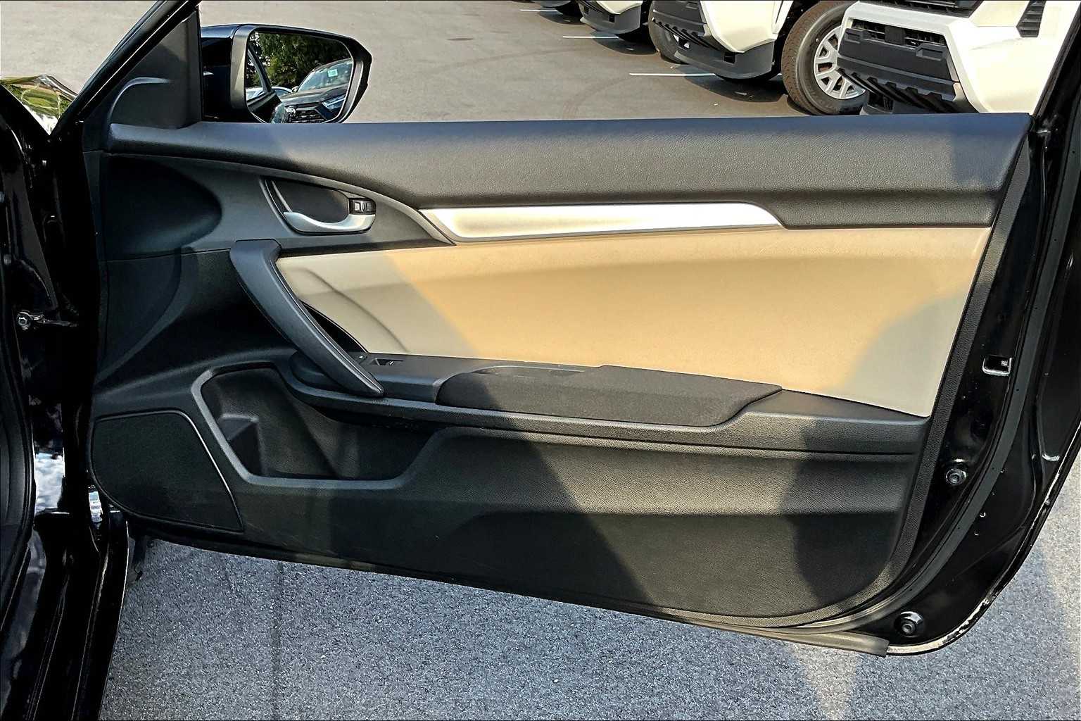 2016 Honda Civic LX photo 17