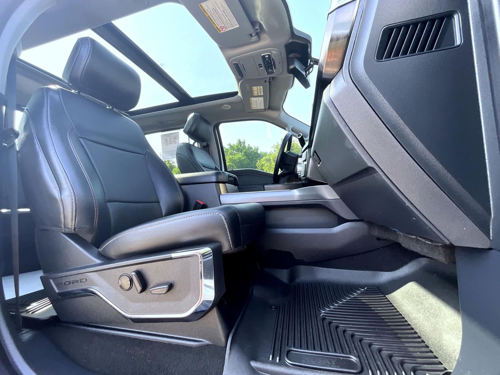 2024 Ford F-250 Lariat photo 14