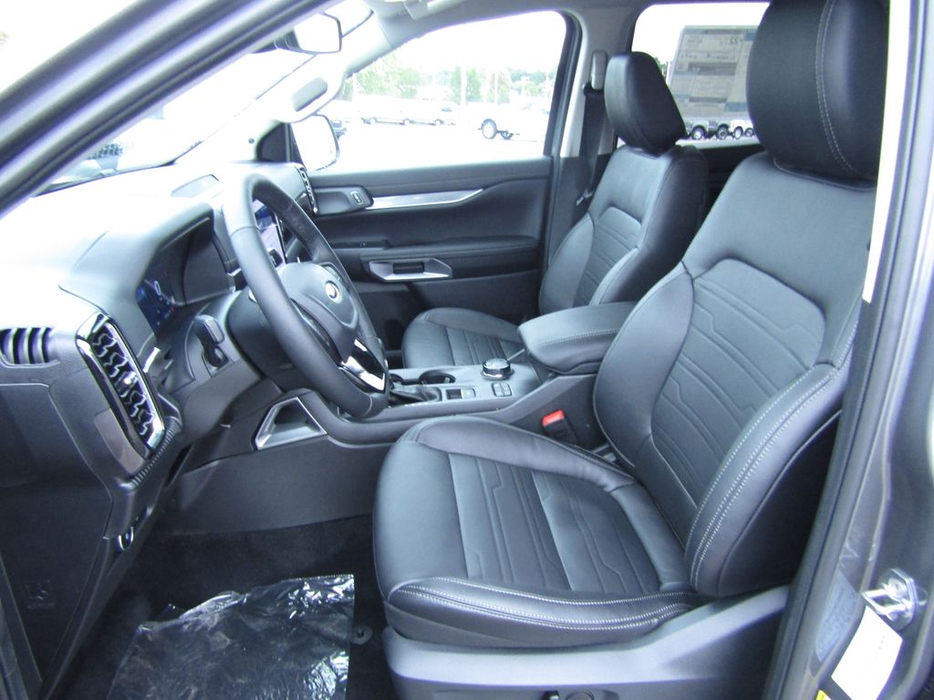 2025 Ford Ranger Lariat photo 8