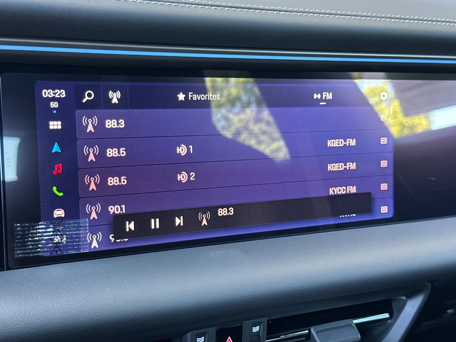 2025 Porsche Macan Turbo Electric photo 18