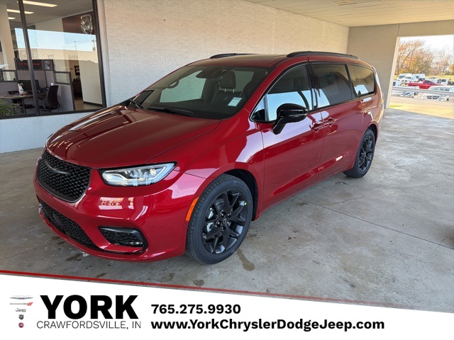 2026 Chrysler Pacifica Limited's photo