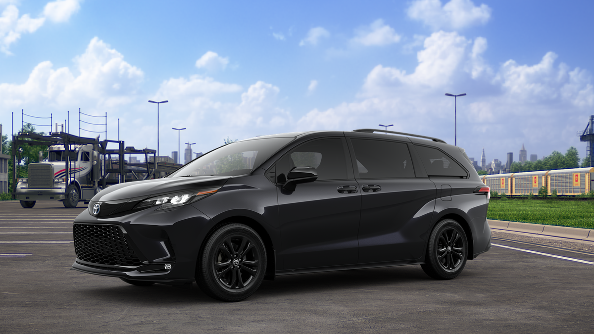 2025 Toyota Sienna XSE photo 2
