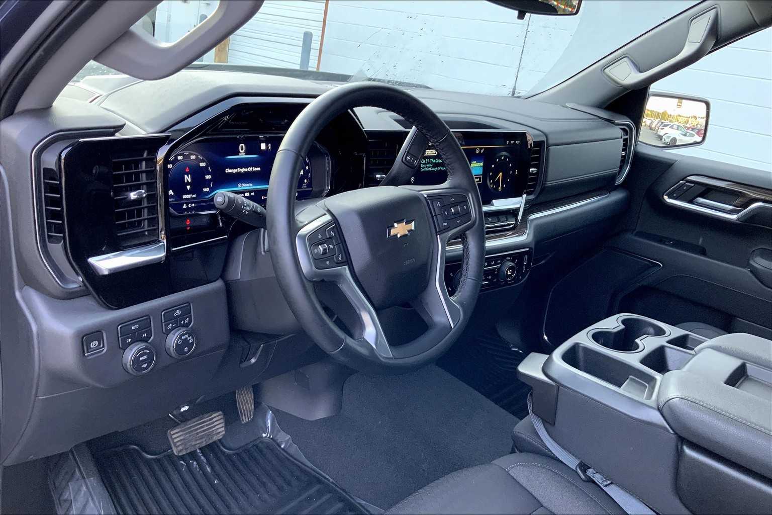 2023 Chevrolet Silverado 1500 LT photo 16