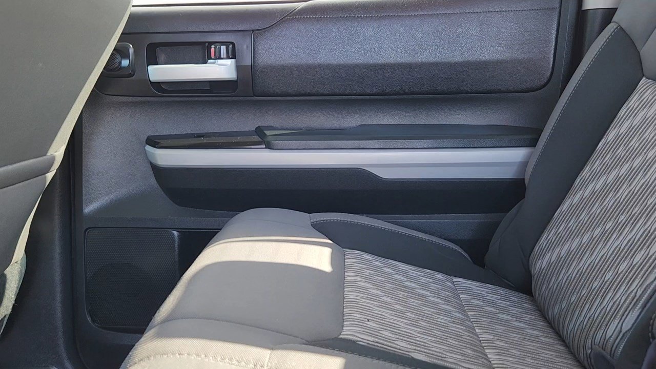 2018 Toyota Tundra SR5 photo 16