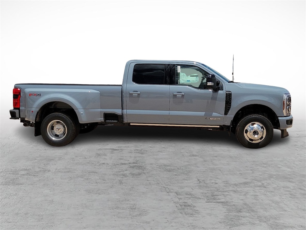2025 Ford F-350 photo 12