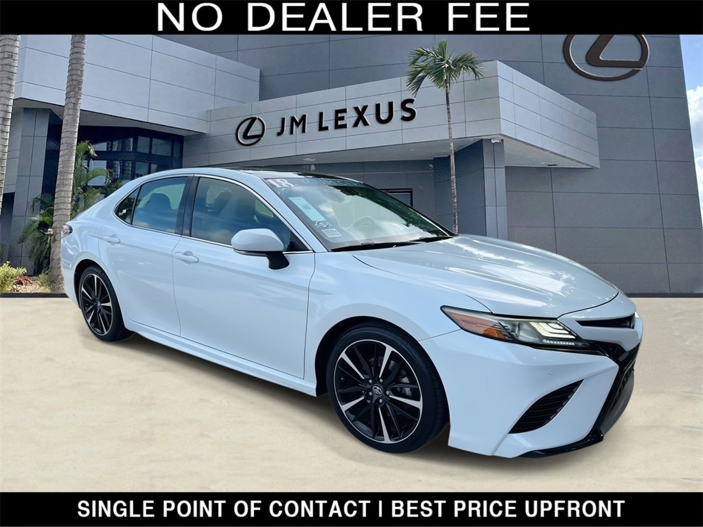 2018 Toyota Camry XSE's photo