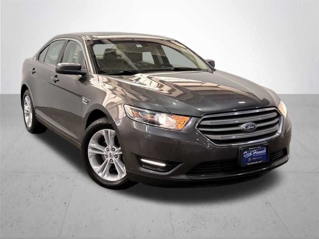 2019 Ford Taurus SEL photo 5