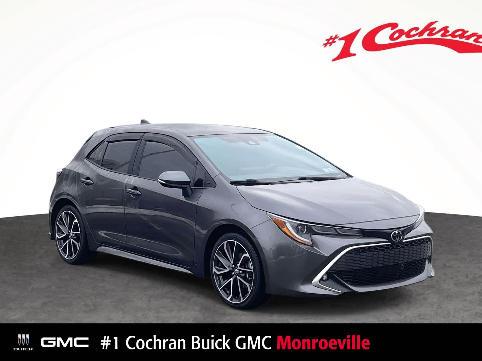 2022 Toyota Corolla Hatchback XSE's photo