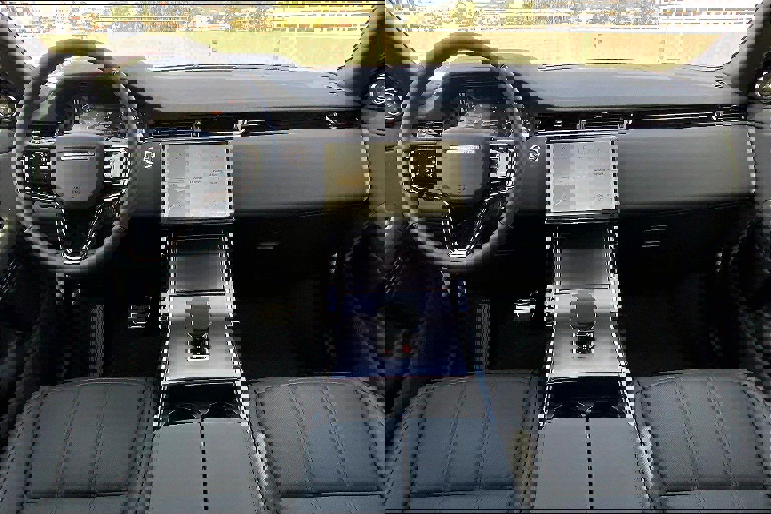 2026 Land Rover Range Rover Evoque Dynamic SE photo 3