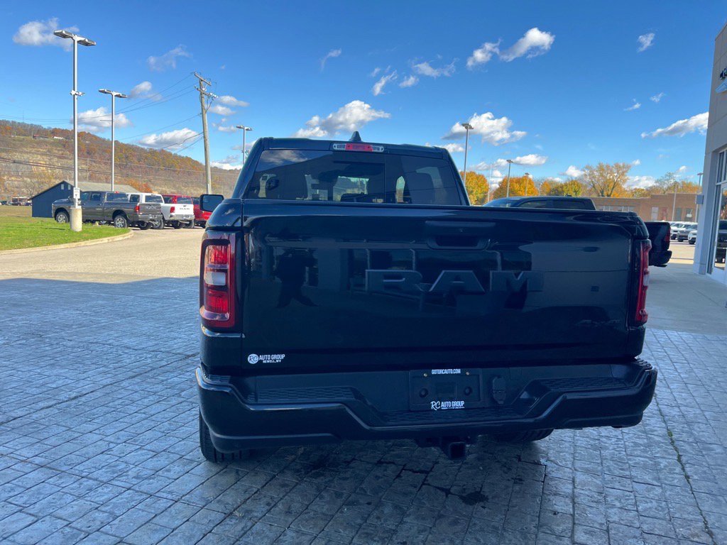 2025 Ram 1500 Tradesman photo 4