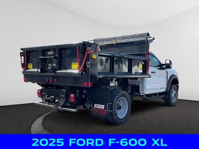 2025 Ford F-600 photo 2