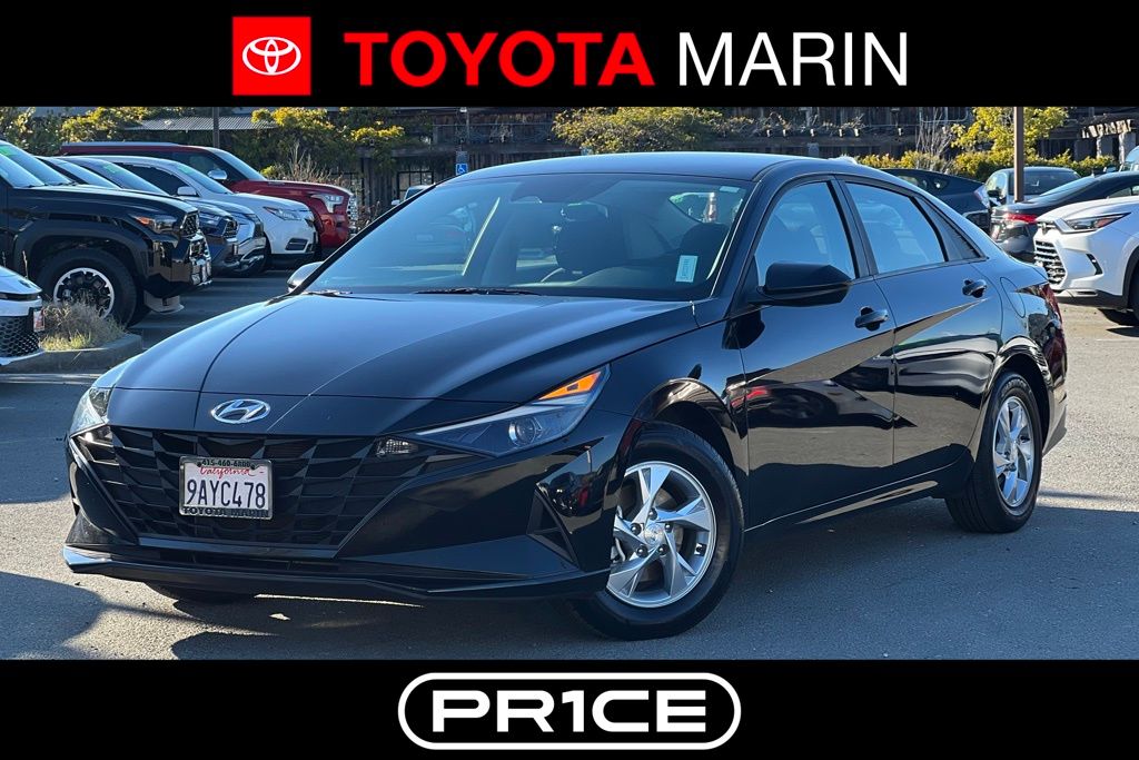 2022 Hyundai Elantra SE