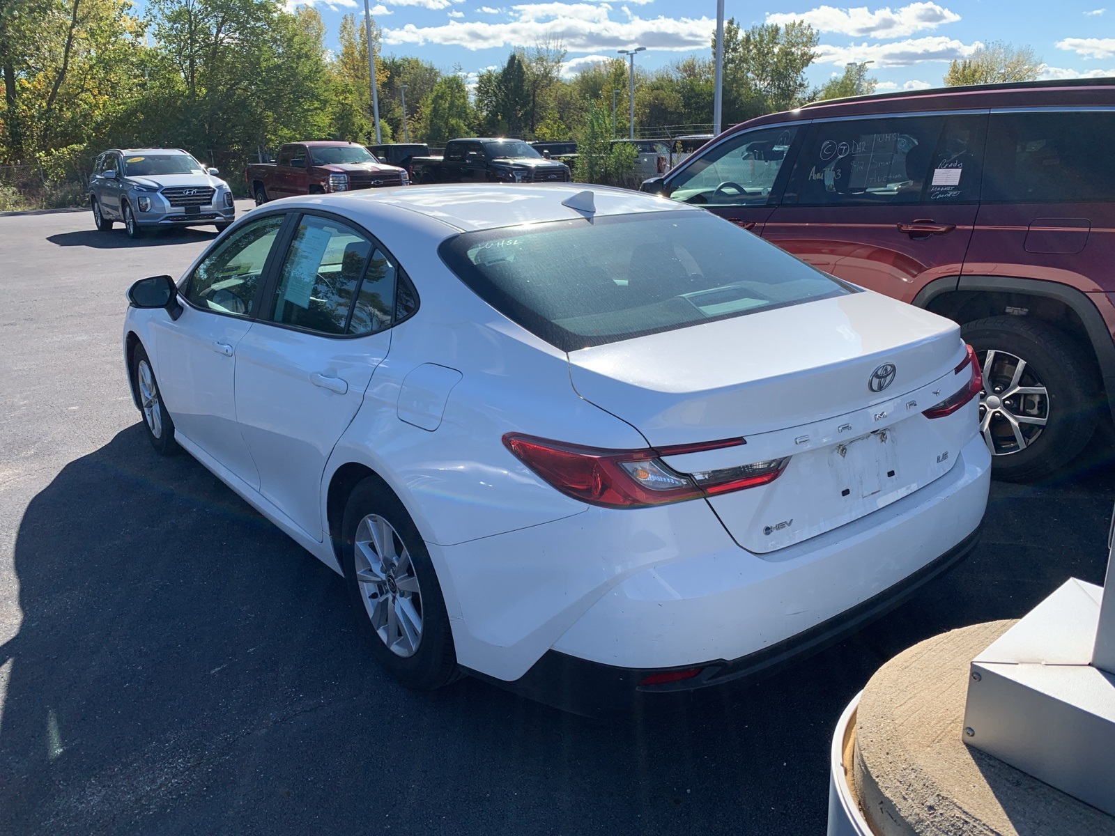 2025 Toyota Camry SE photo 3