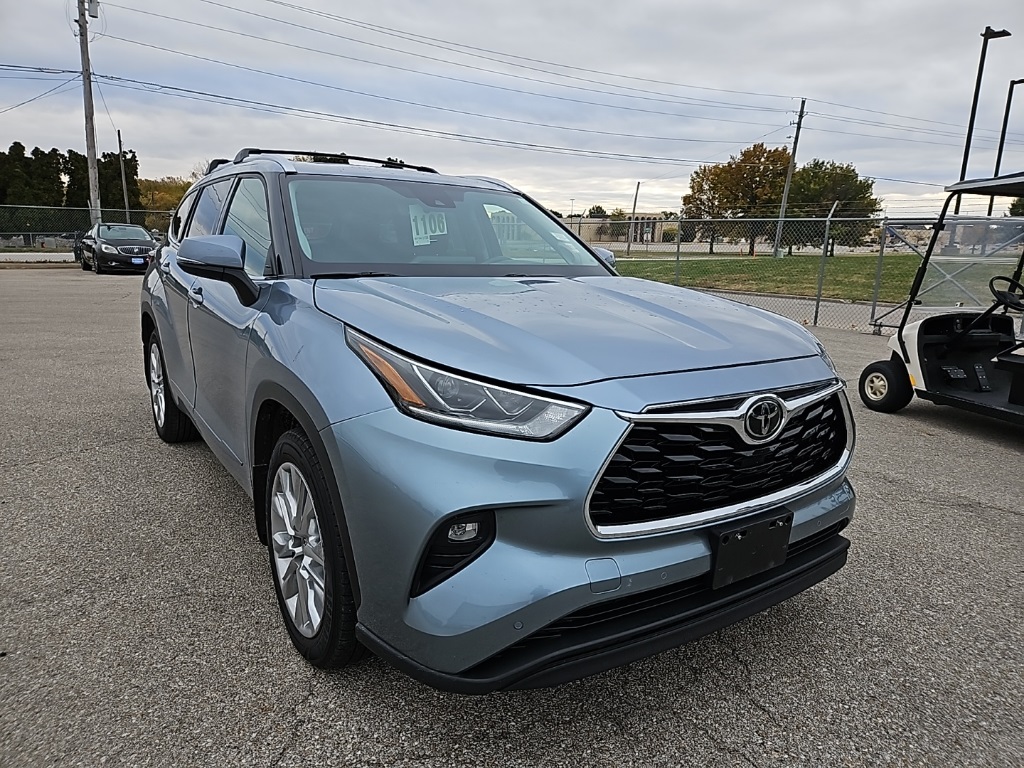 2020 Toyota Highlander Limited photo 2