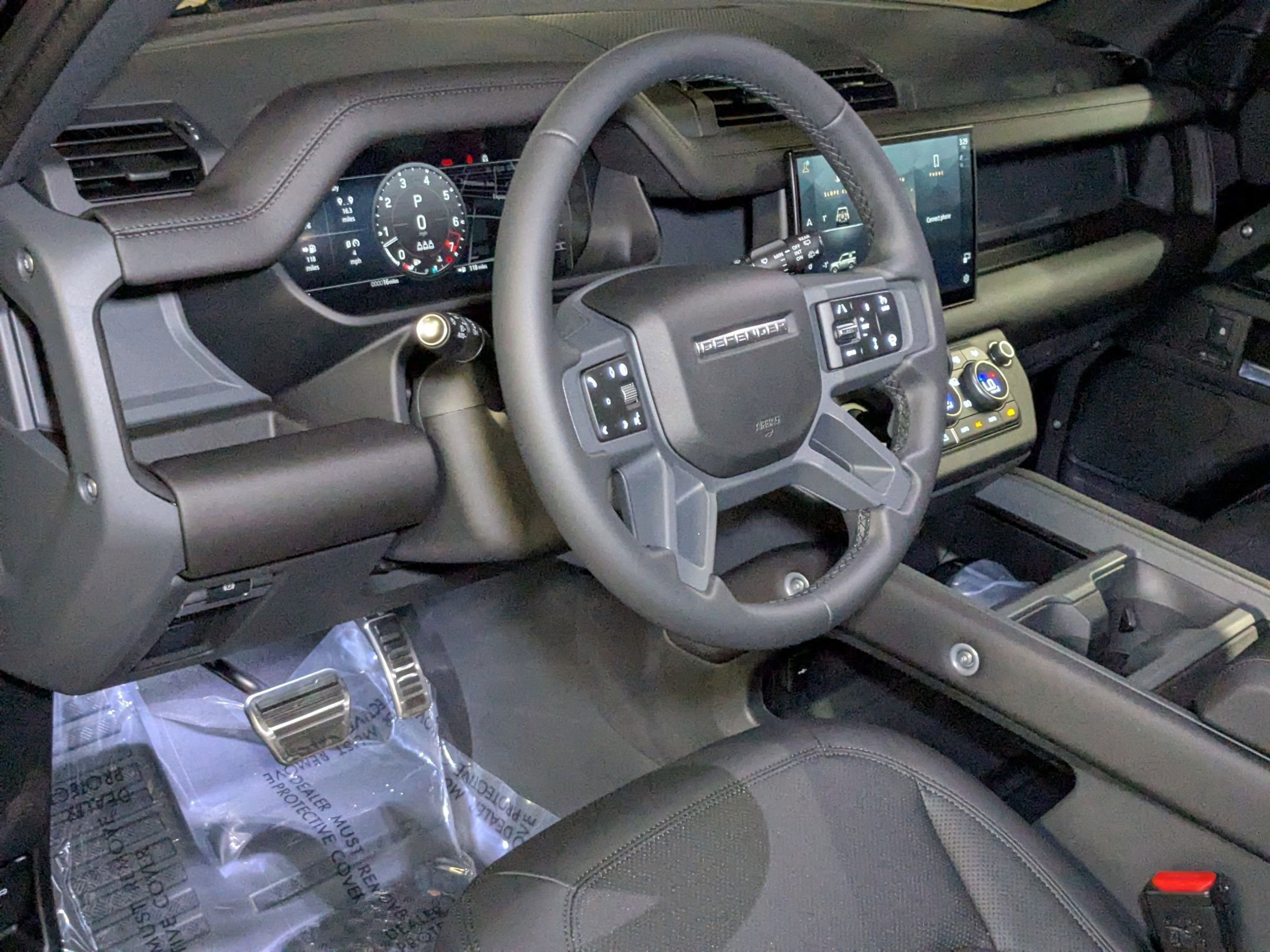 2025 Land Rover Defender 90 X-Dynamic SE photo 3