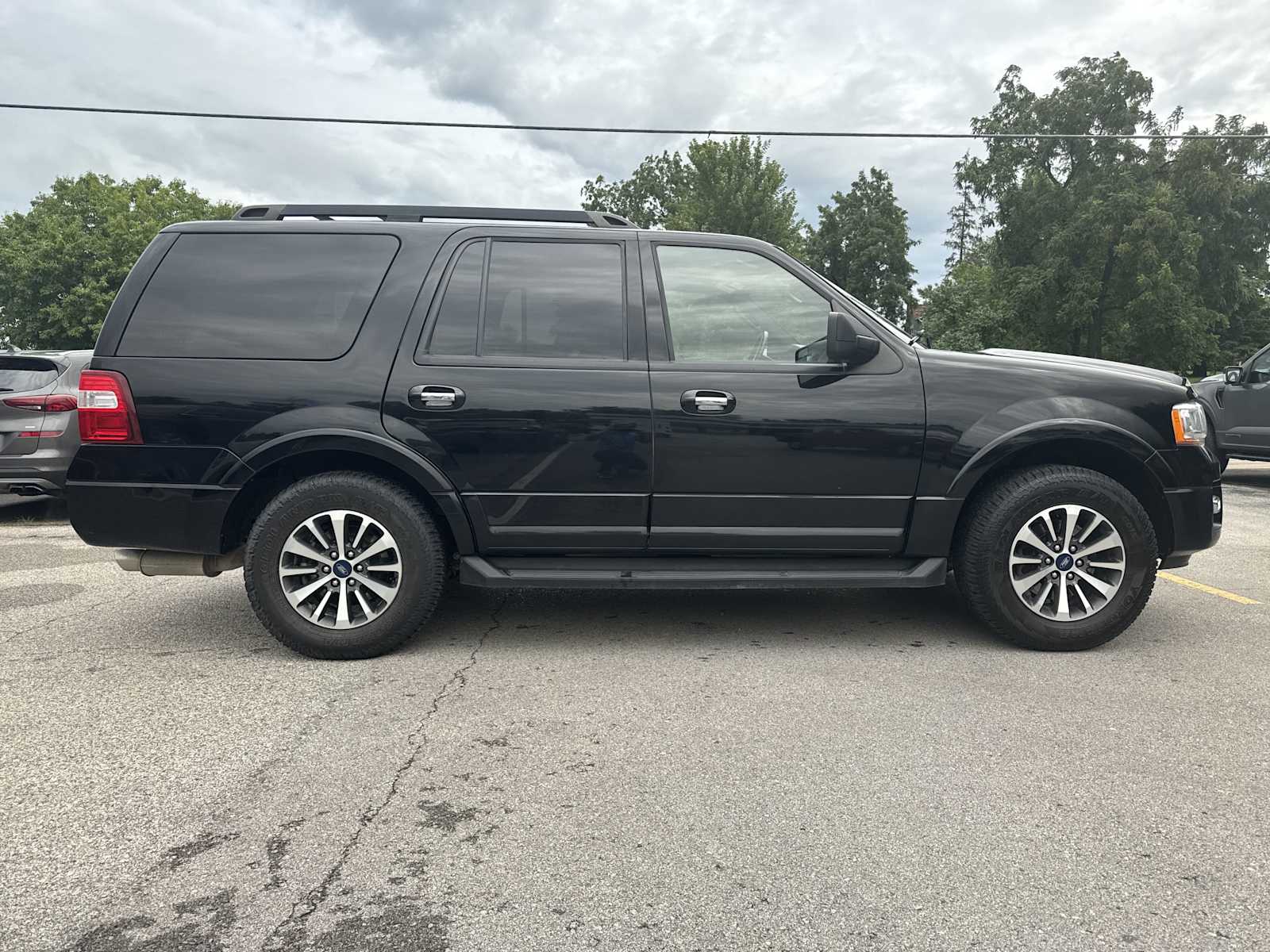 2017 Ford Expedition XLT photo 3