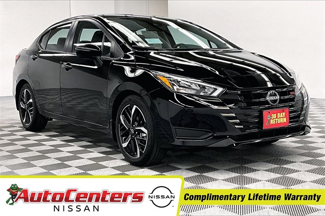 2025 Nissan Versa Sedan SR's photo