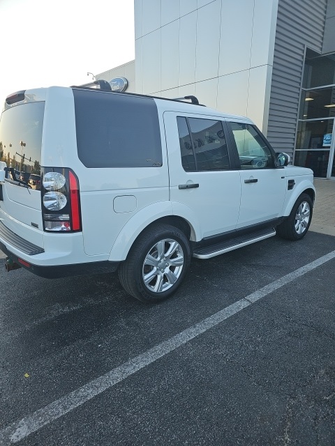 2016 Land Rover LR4 HSE photo 2