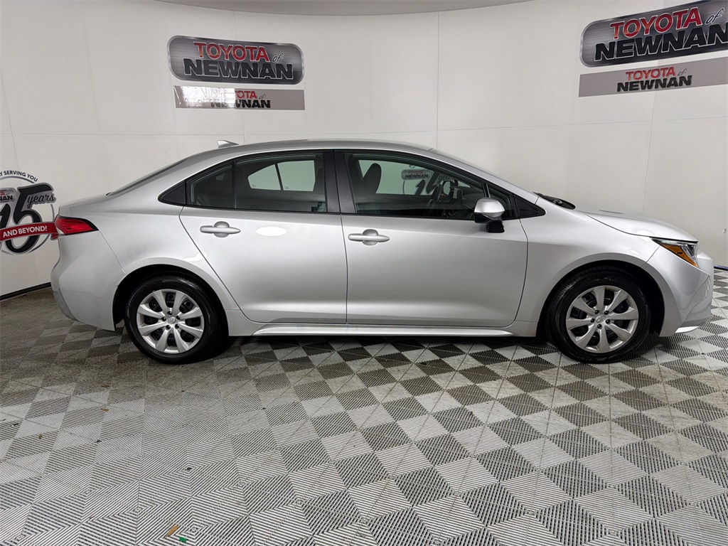 Used 2025 Toyota Corolla LE with VIN 5YFB4MDE5SP276340 for sale in Northfield, Minnesota