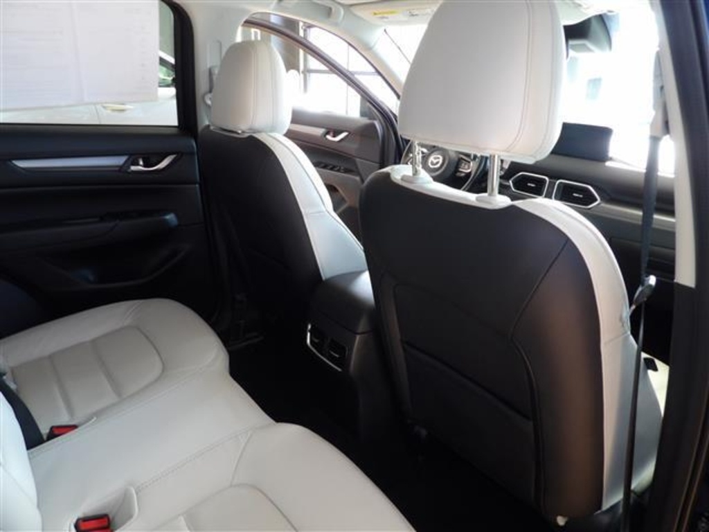 2023 Mazda CX-5 2.5 S Preferred photo 17