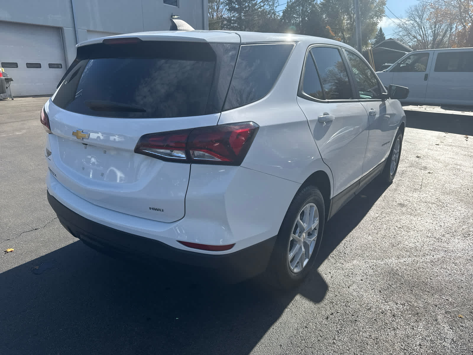 2024 Chevrolet Equinox LS photo 2