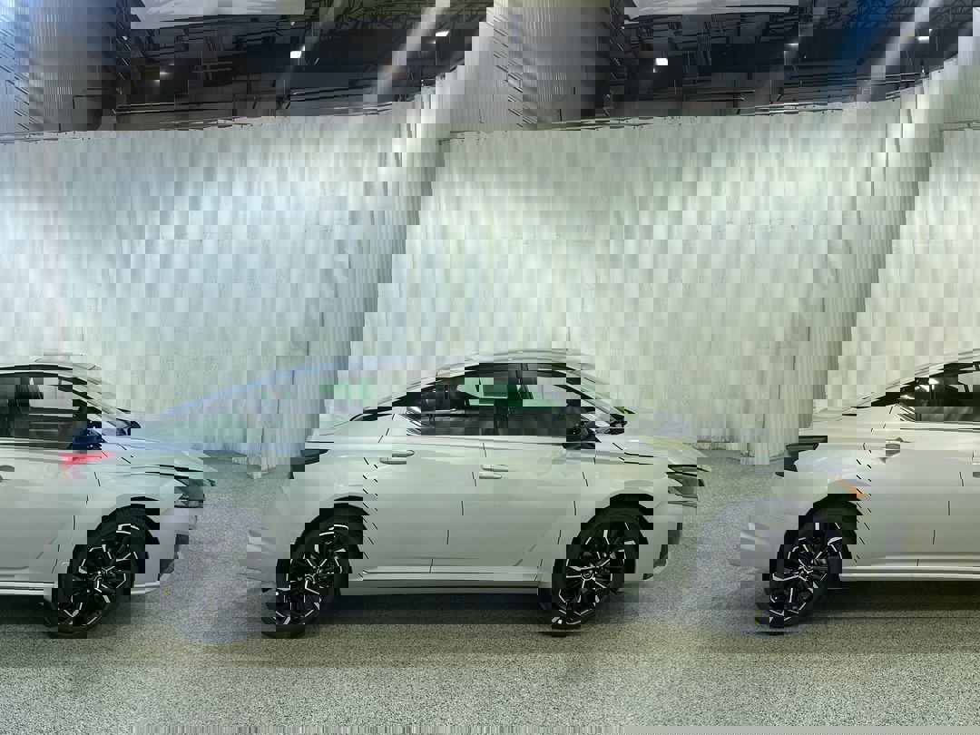 2025 Nissan Altima SR photo 4