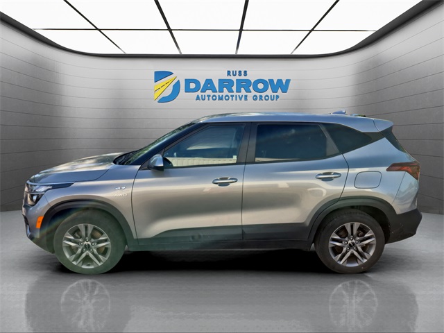 2023 Kia Seltos LX photo 2