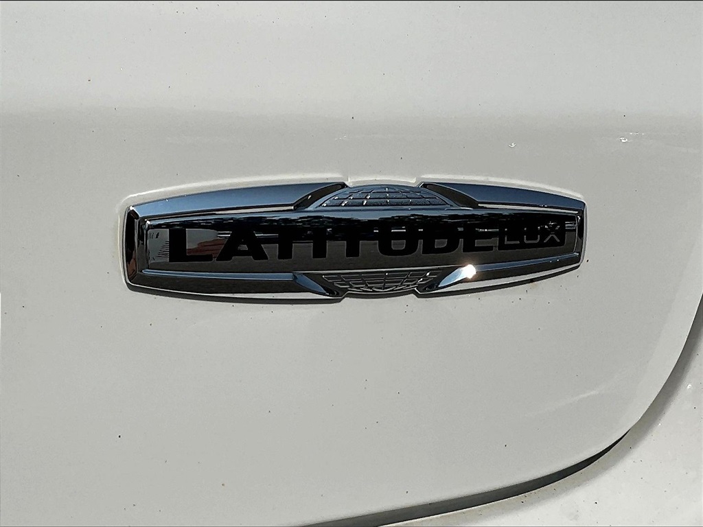 2022 Jeep Compass Latitude Lux photo 27