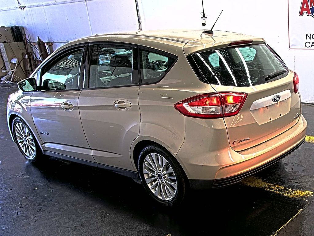 2017 Ford C-Max Hybrid SE photo 3