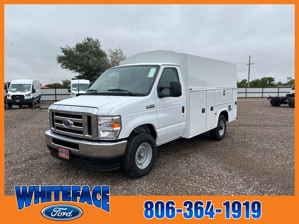 2025 Ford E-Series Cutaway Base's photo