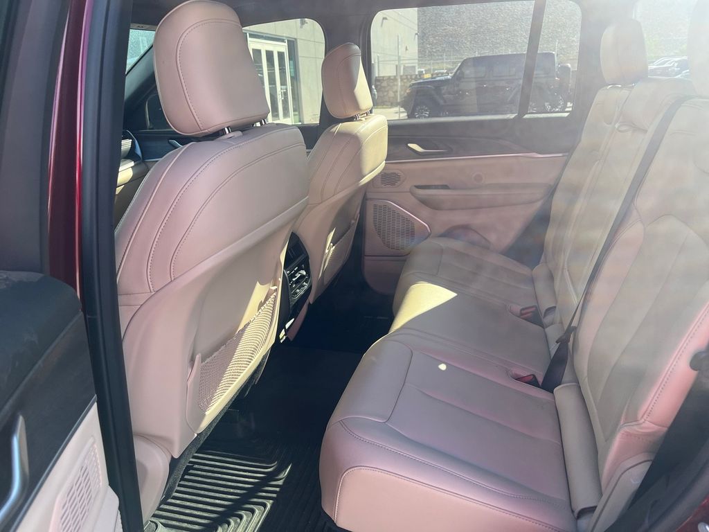 2023 Jeep Grand Cherokee Limited photo 30