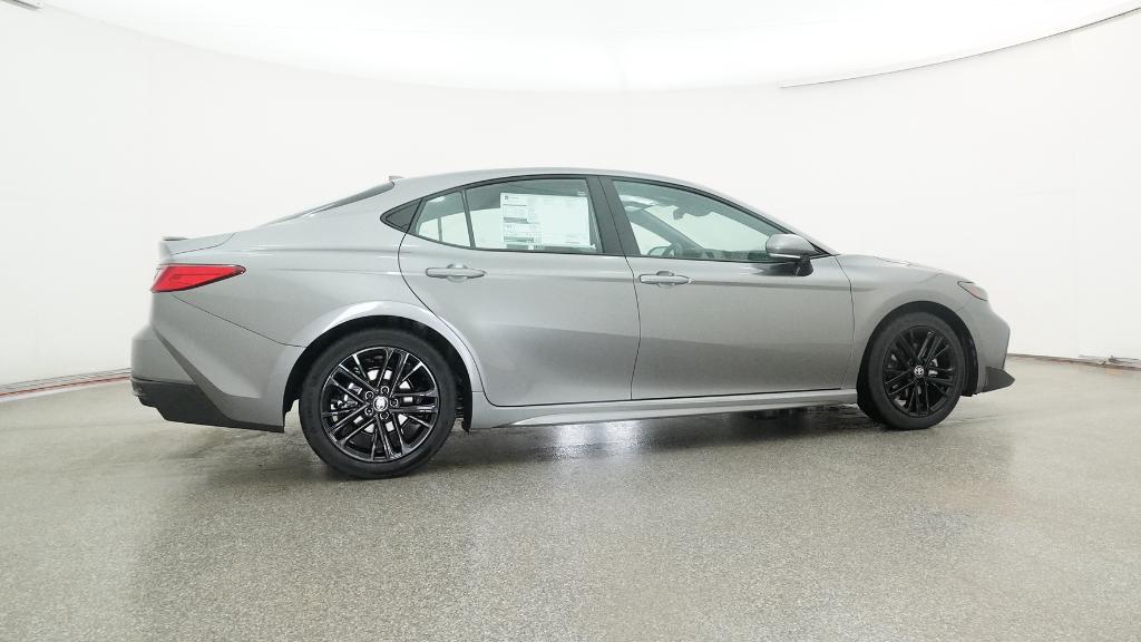2025 Toyota Camry SE photo 6