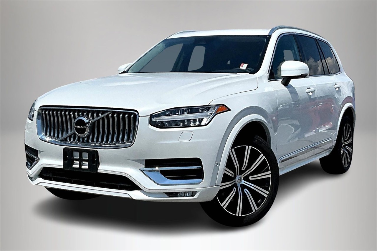 2023 Volvo XC90 Plus's photo